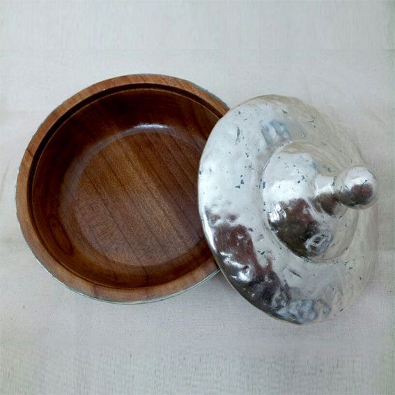 Silberdose, innen Holz